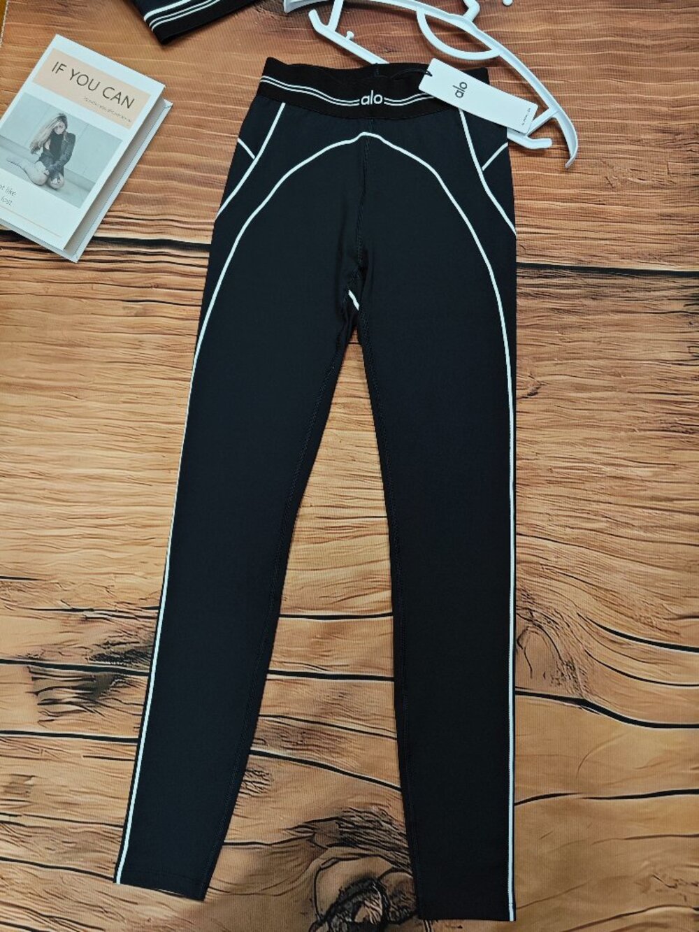 NWT ALO Yoga Airbrush Heart Throb Set 💕 Pilates & Workout Essential - Picture 8 of 9